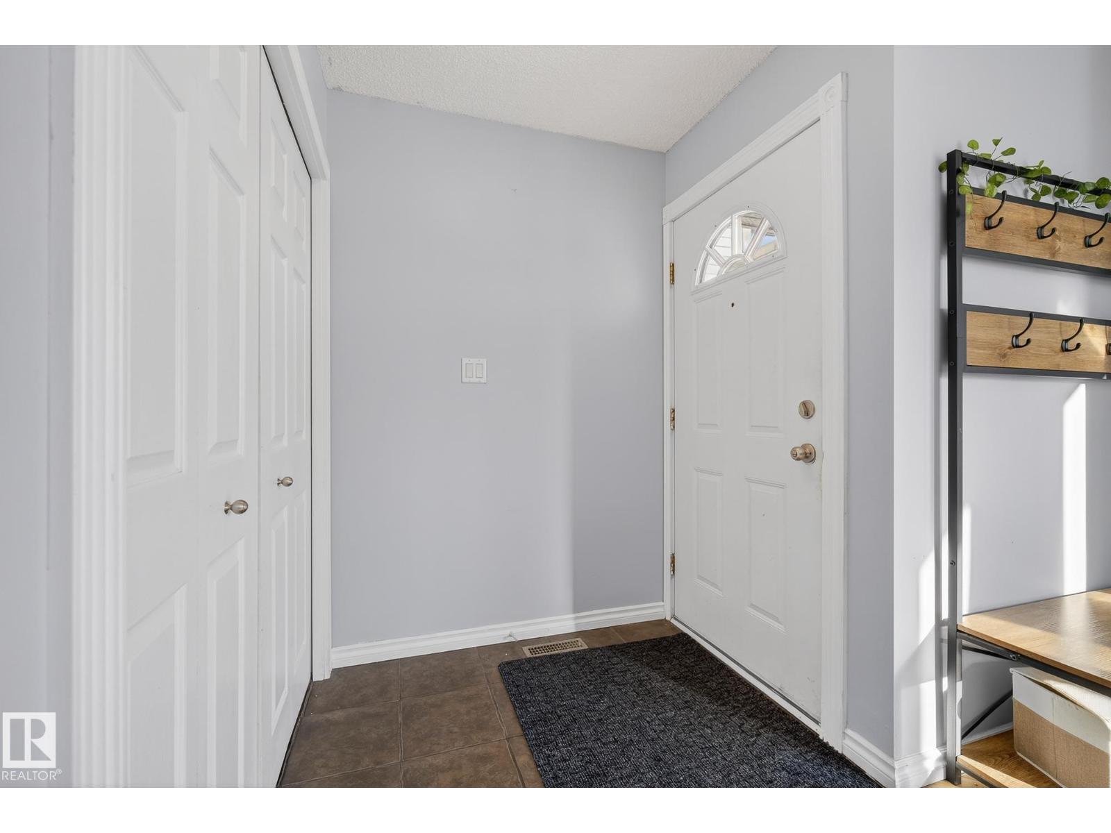 14816 47 St Nw, Edmonton, Alberta  T5Y 2X3 - Photo 2 - E4471009