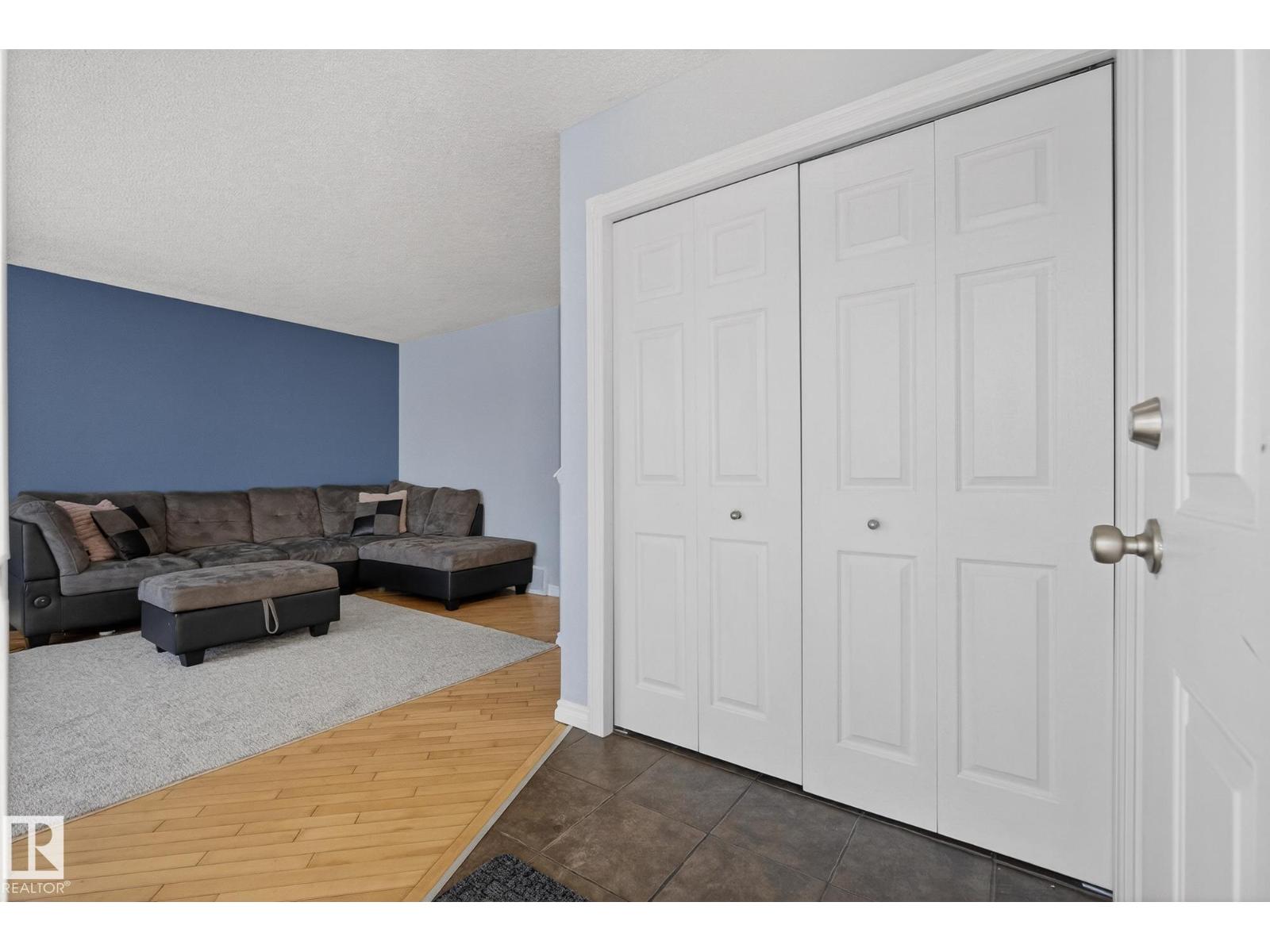 14816 47 St Nw, Edmonton, Alberta  T5Y 2X3 - Photo 3 - E4471009
