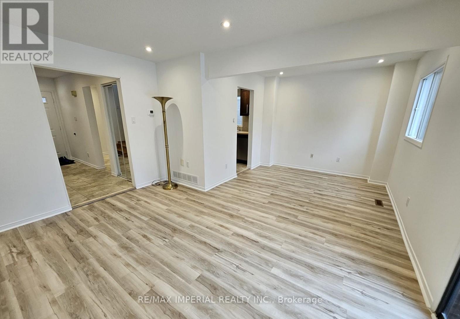 442 Church Street S, Richmond Hill, Ontario  L4C 8T5 - Photo 4 - N12727562