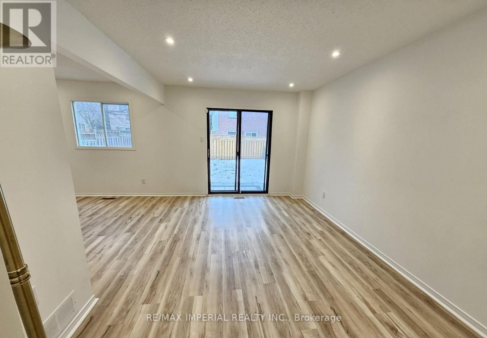 442 Church Street S, Richmond Hill, Ontario  L4C 8T5 - Photo 5 - N12727562