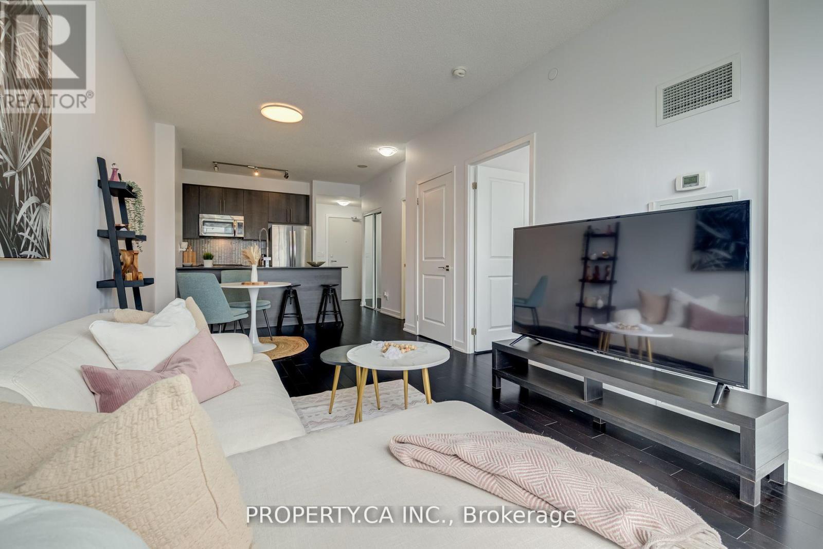 1408 - 510 Curran Place E, Mississauga, Ontario  L5B 0J8 - Photo 9 - W12727566