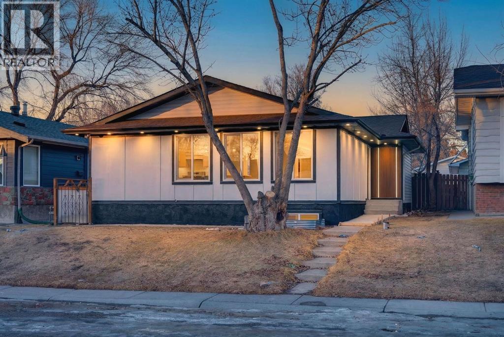 420 Pinegreen Close Ne, Calgary, Alberta  T1Y 1W3 - Photo 1 - A2281470