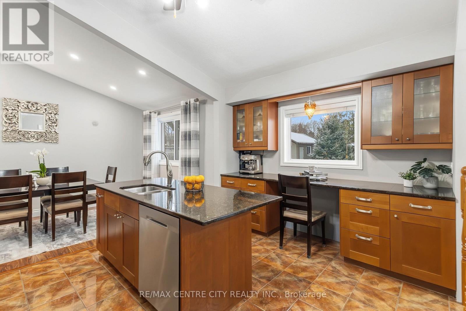 71 Sunray Avenue, London South, Ontario  N6P 1C1 - Photo 15 - X12725094