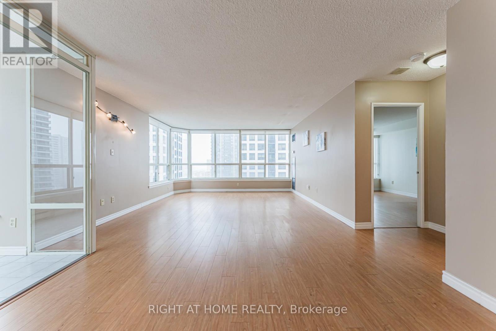 1011 - 55 Elm Drive, Mississauga, Ontario  L5B 3Z3 - Photo 11 - W12727578