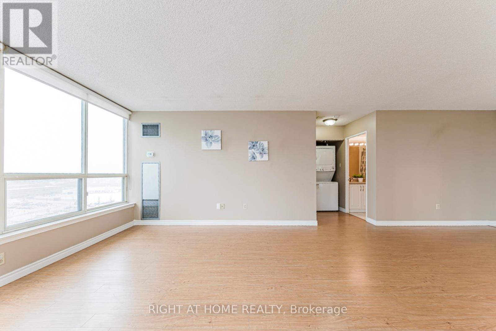 1011 - 55 Elm Drive, Mississauga, Ontario  L5B 3Z3 - Photo 14 - W12727578