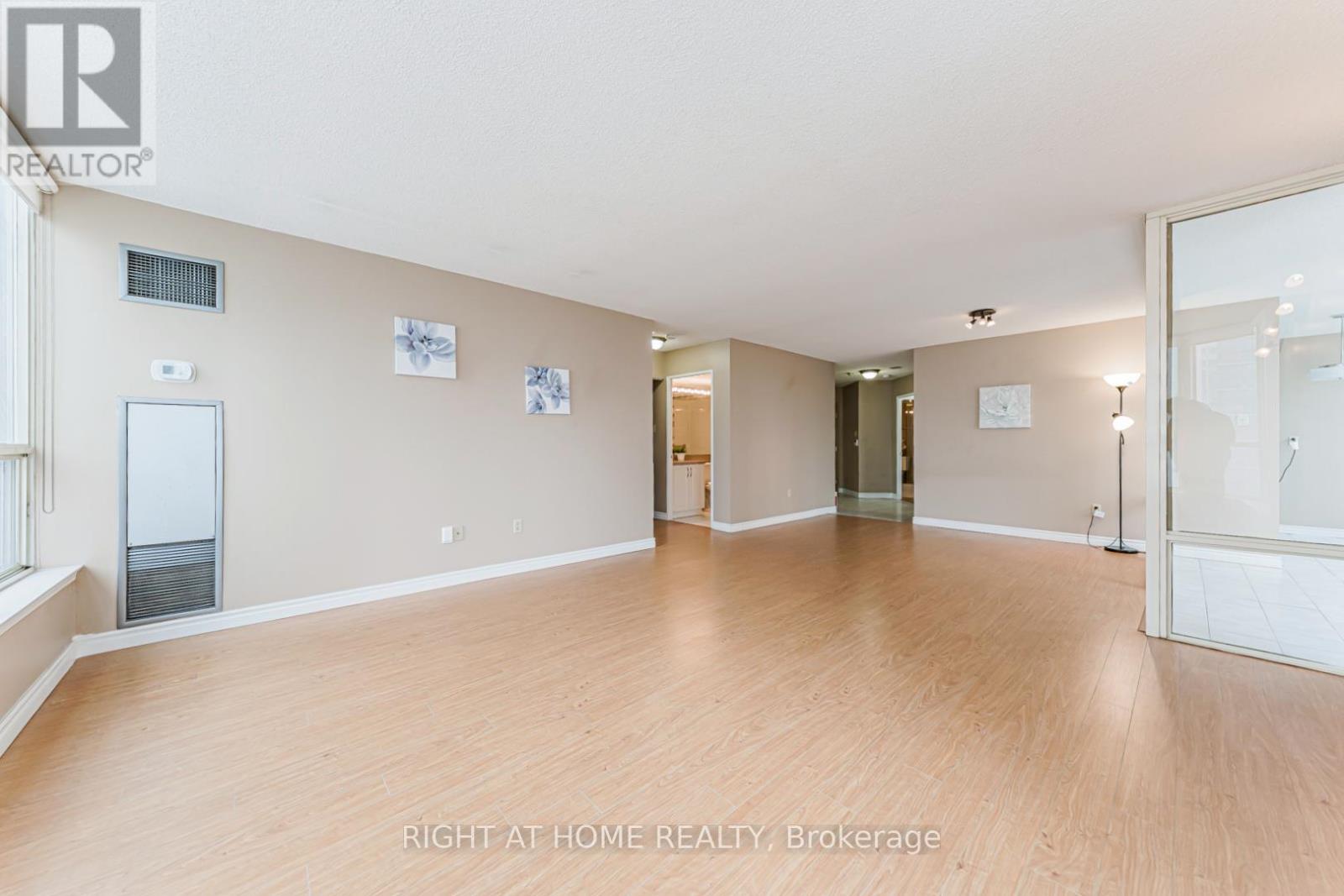 1011 - 55 Elm Drive, Mississauga, Ontario  L5B 3Z3 - Photo 15 - W12727578