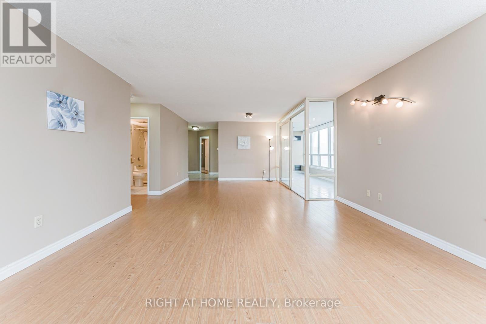 1011 - 55 Elm Drive, Mississauga, Ontario  L5B 3Z3 - Photo 16 - W12727578