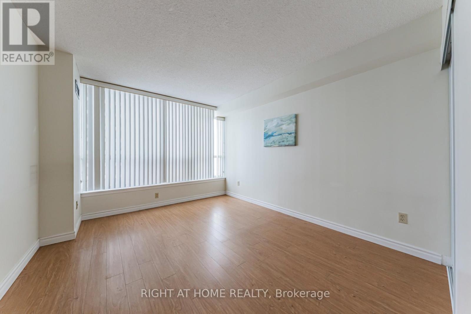 1011 - 55 Elm Drive, Mississauga, Ontario  L5B 3Z3 - Photo 19 - W12727578
