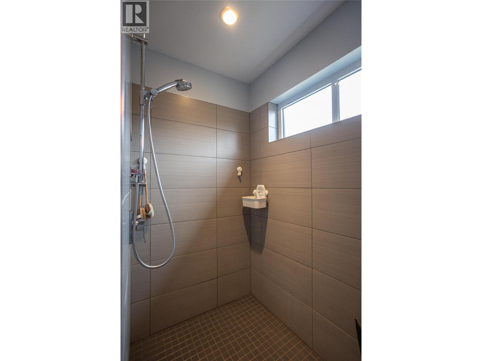 610 Wasson Street, Nelson, British Columbia  V1L 3G7 - Photo 18 - 10372071