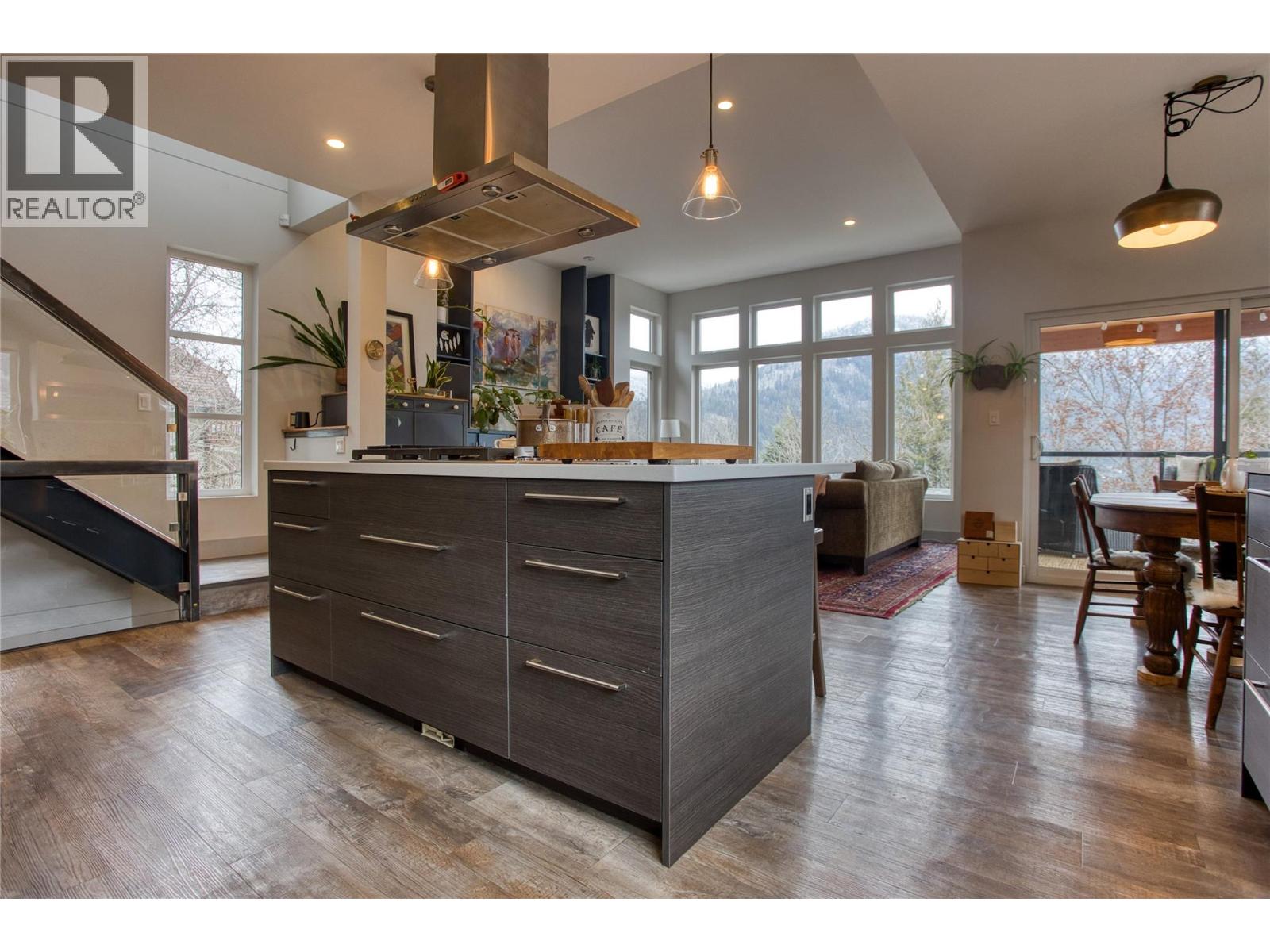 610 Wasson Street, Nelson, British Columbia  V1L 3G7 - Photo 6 - 10372071