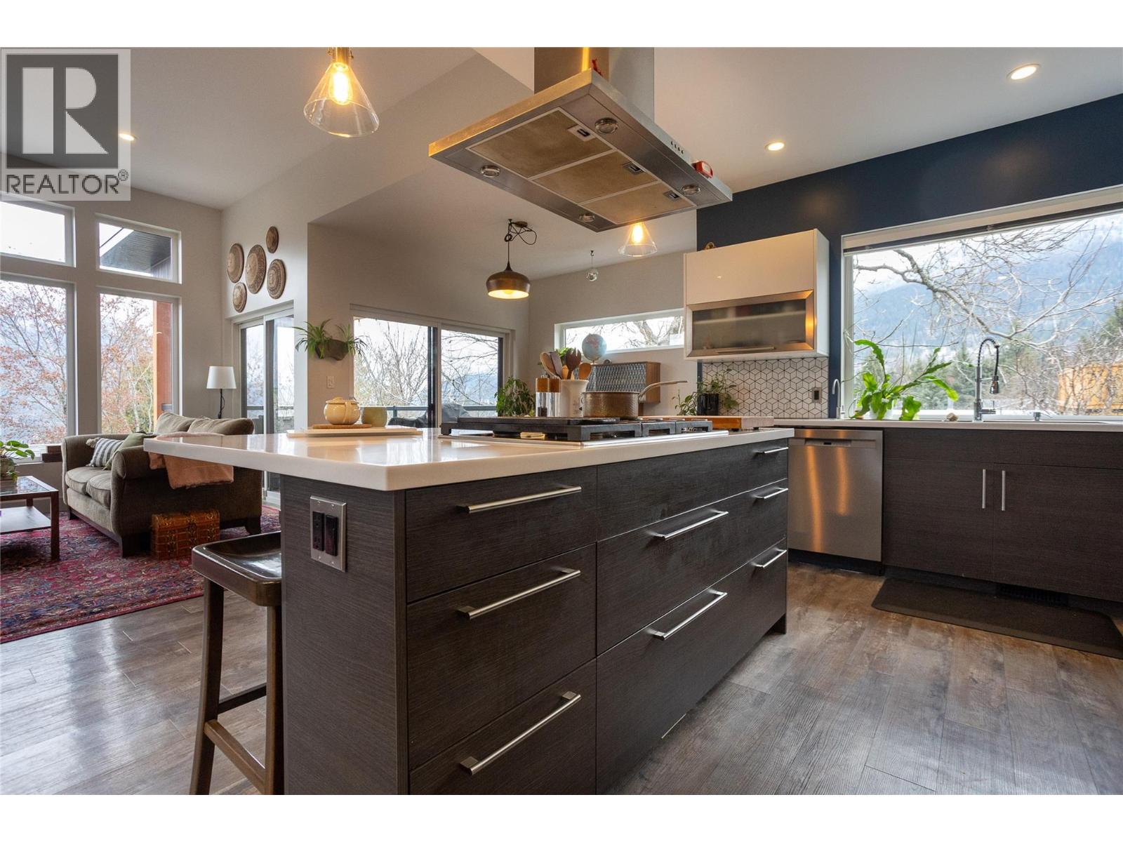 610 Wasson Street, Nelson, British Columbia  V1L 3G7 - Photo 7 - 10372071