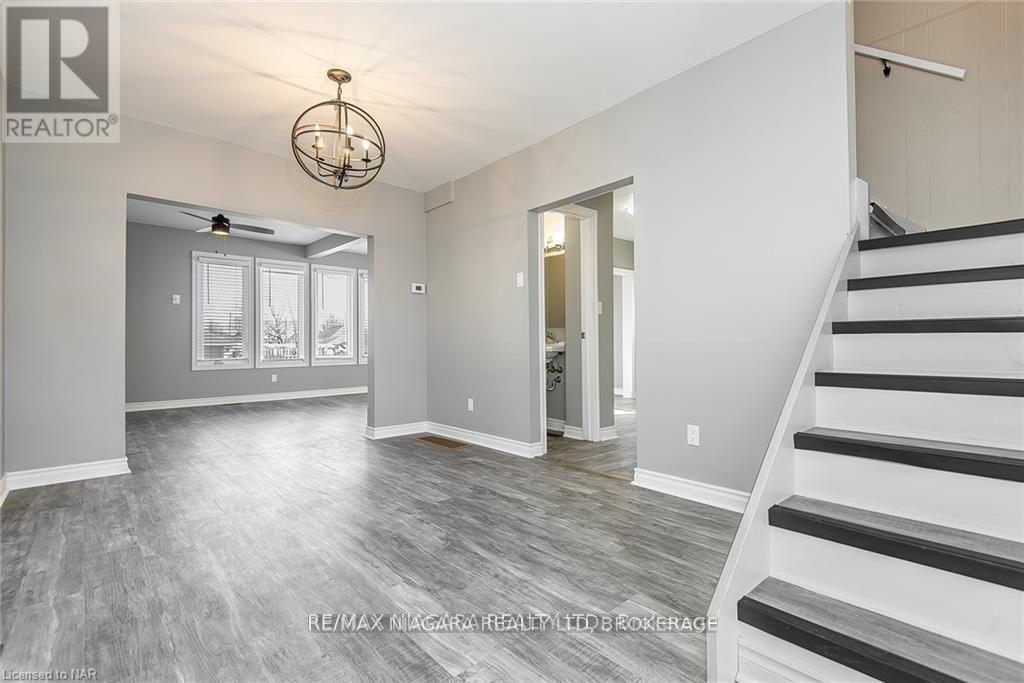 120 Elizabeth Street, Port Colborne, Ontario  L3K 2B9 - Photo 13 - X12578458