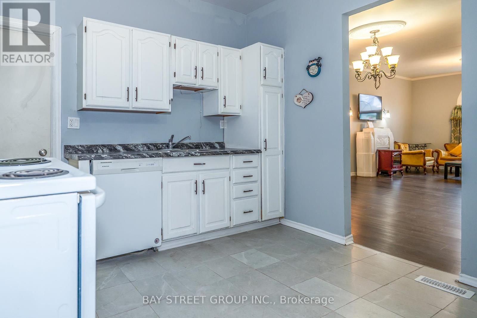 4308 Ellis Street N, Niagara Falls, Ontario  L2E 1H1 - Photo 12 - X12727596