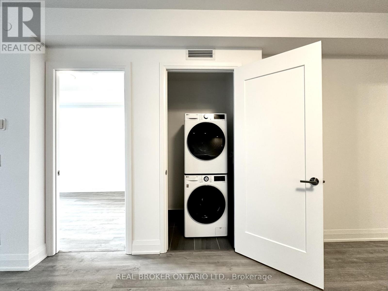 1702 - 65 Broadway Avenue, Toronto, Ontario  M4P 1T9 - Photo 12 - C12727598