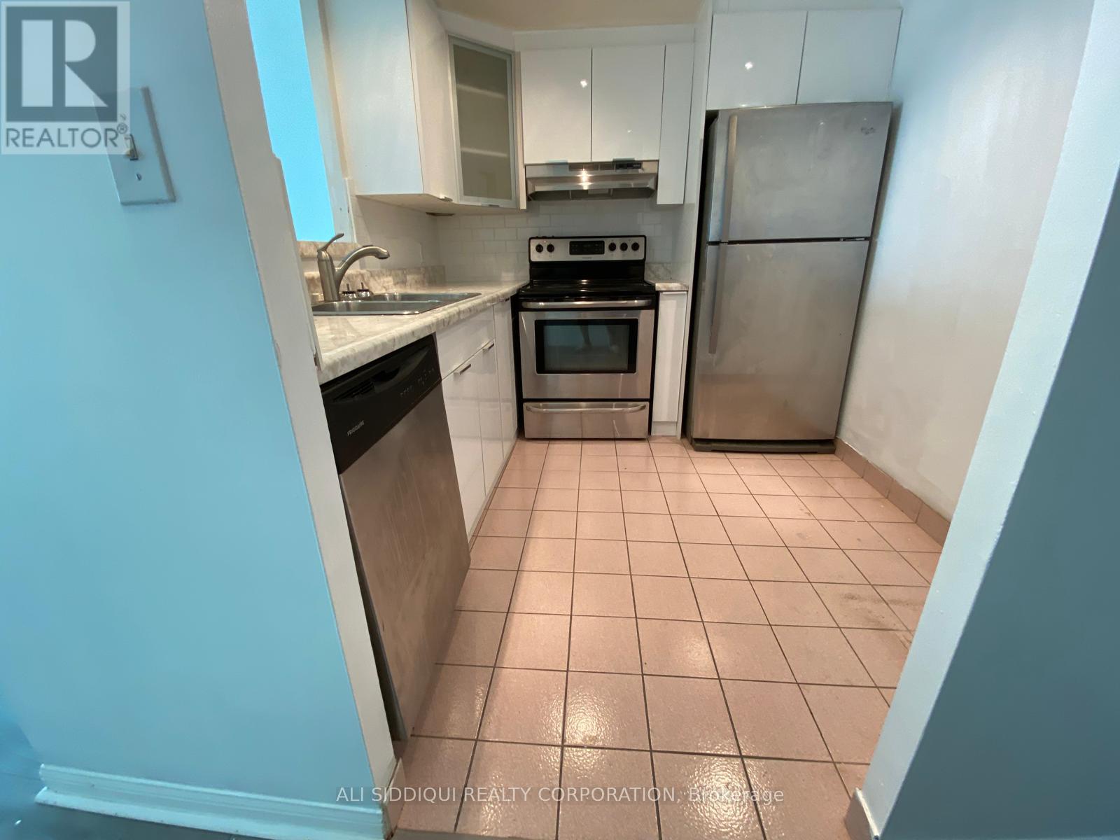 1513 - 8 Lee Centre Drive, Toronto, Ontario  M1H 3H8 - Photo 7 - E12727594