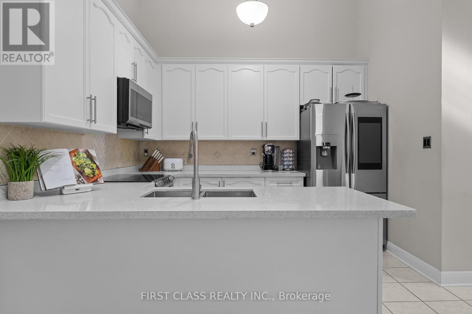 15 Belinda Drive, Brampton, Ontario  L7A 2W7 - Photo 4 - W12727590