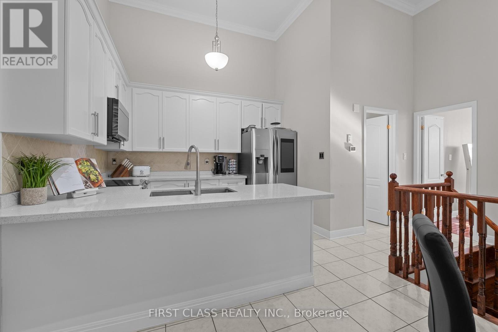 15 Belinda Drive, Brampton, Ontario  L7A 2W7 - Photo 5 - W12727590