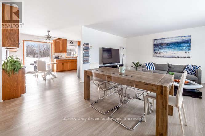 26 Maple Golf Crescent, Northern Bruce Peninsula, Ontario  N0H 2R0 - Photo 10 - X12727600