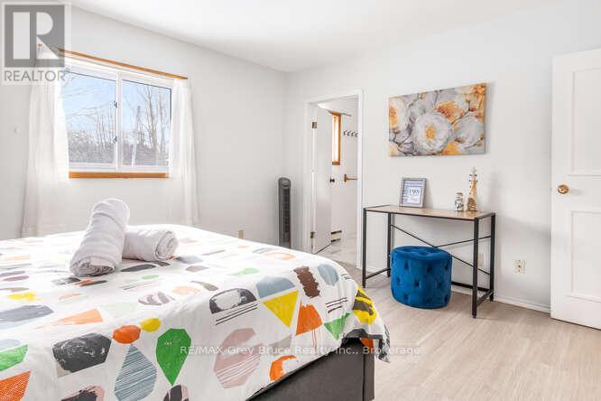 26 Maple Golf Crescent, Northern Bruce Peninsula, Ontario  N0H 2R0 - Photo 19 - X12727600