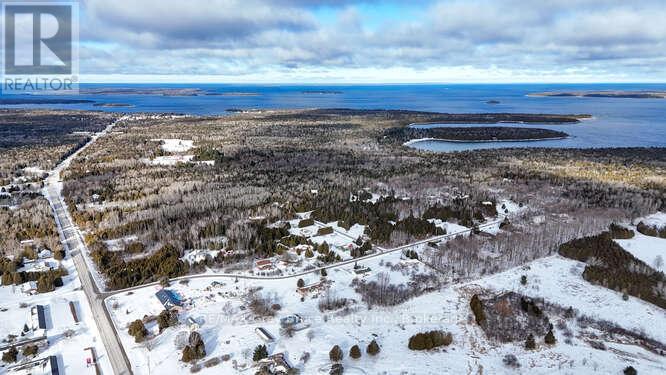 26 Maple Golf Crescent, Northern Bruce Peninsula, Ontario  N0H 2R0 - Photo 2 - X12727600