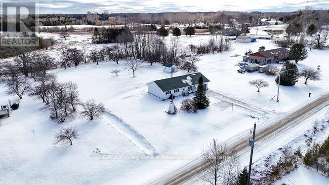 26 Maple Golf Crescent, Northern Bruce Peninsula, Ontario  N0H 2R0 - Photo 36 - X12727600