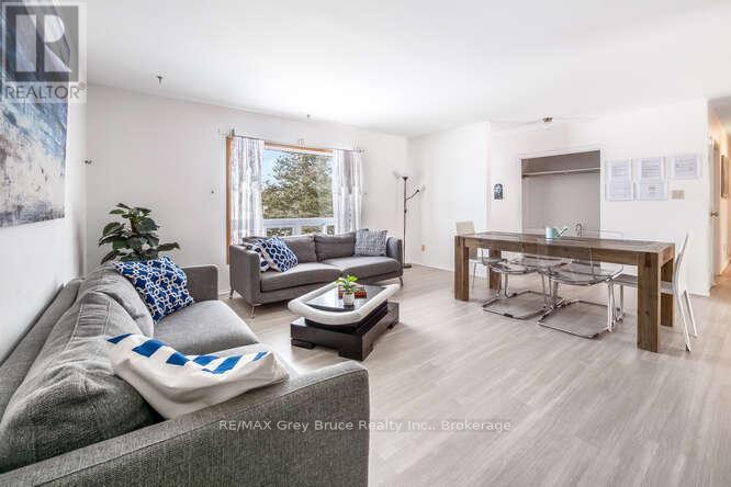 26 Maple Golf Crescent, Northern Bruce Peninsula, Ontario  N0H 2R0 - Photo 8 - X12727600