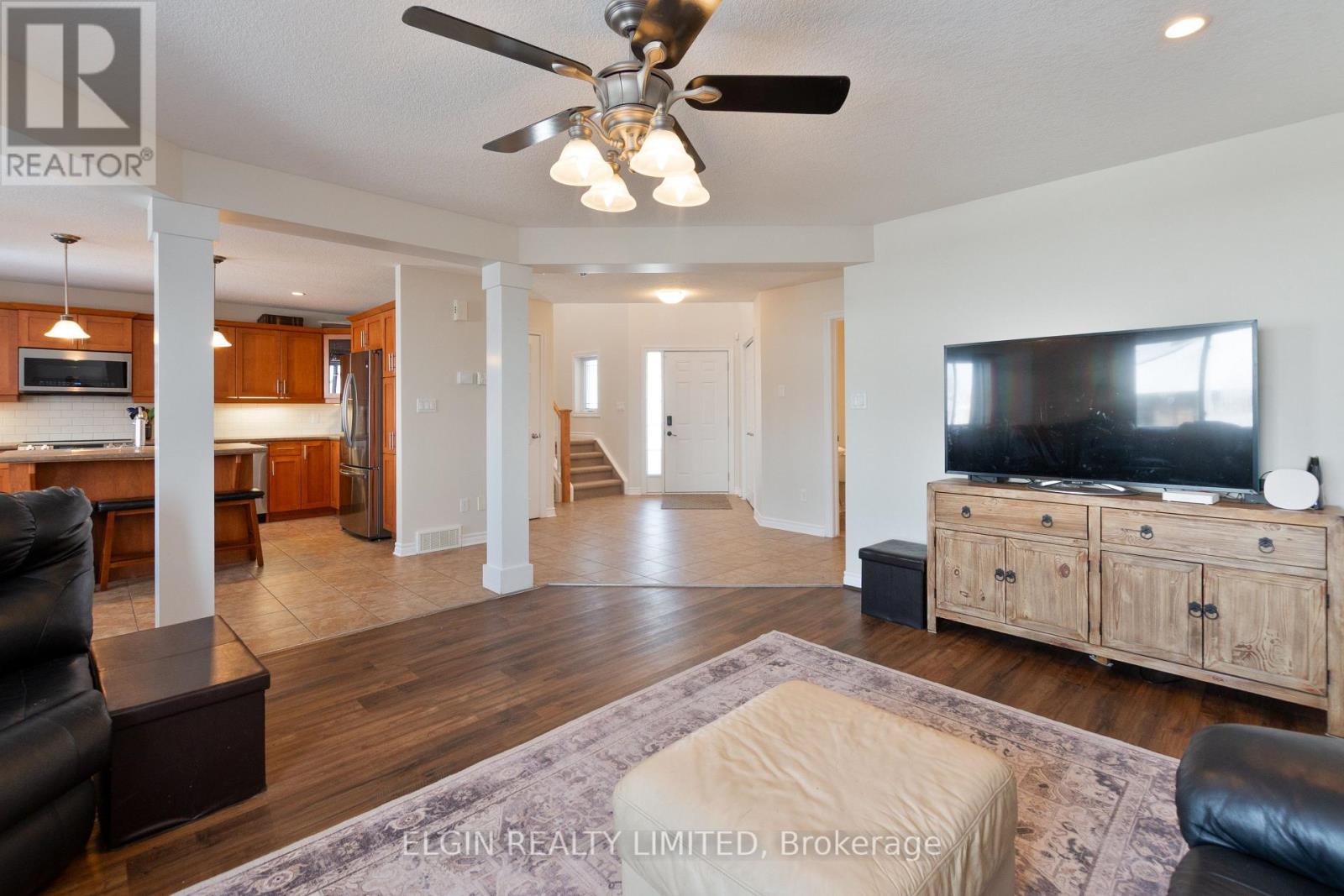 18 Peach Tree Boulevard, St. Thomas, Ontario  N5R 1L2 - Photo 3 - X12727604