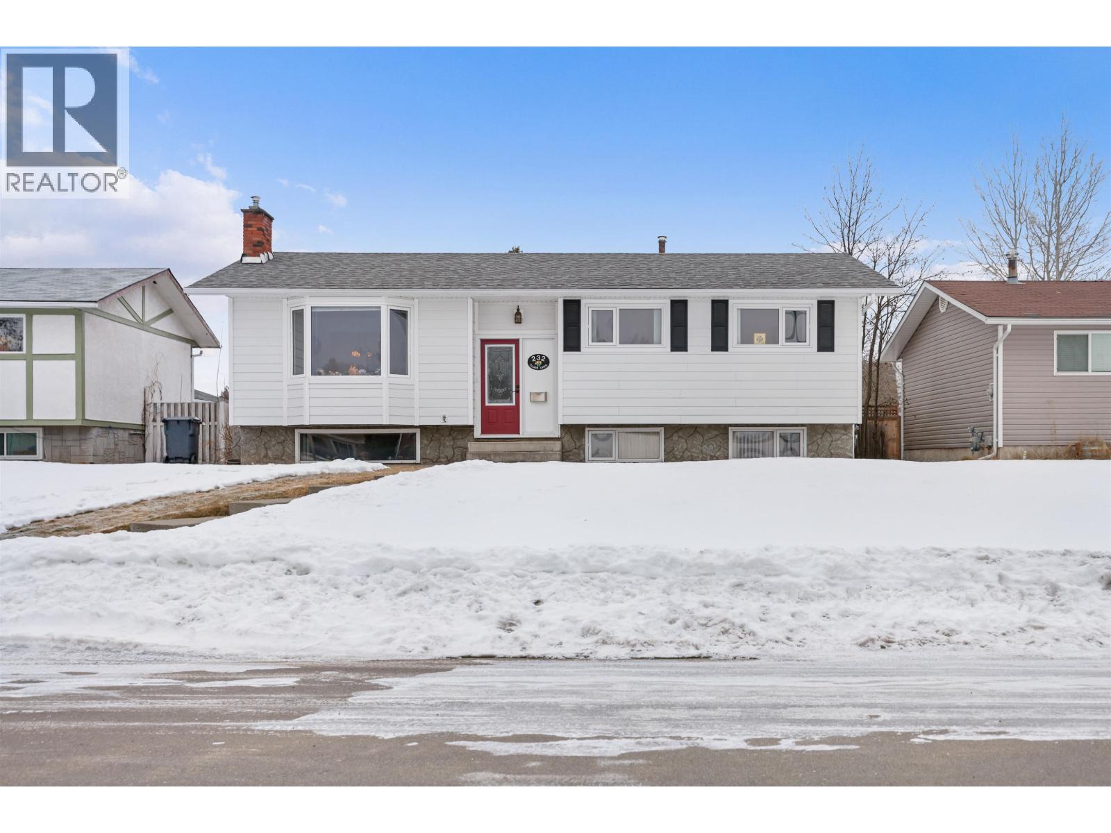 232 Clark Crescent, Prince George, British Columbia  V2M 4W2 - Photo 2 - R3082275