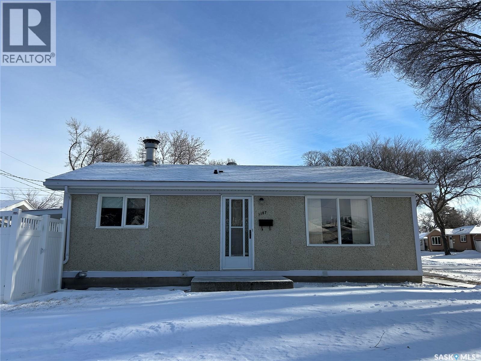 1187 Currie CRESCENT, Moose Jaw, Saskatchewan