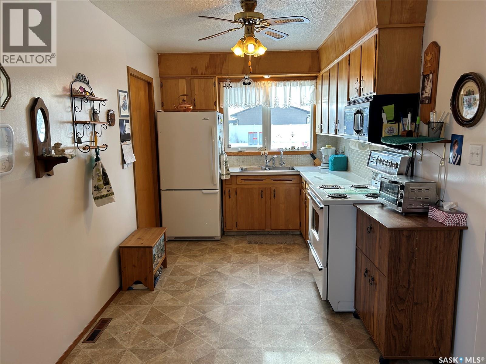 1187 Currie Crescent, Moose Jaw, Saskatchewan  S6H 5M9 - Photo 14 - SK027353