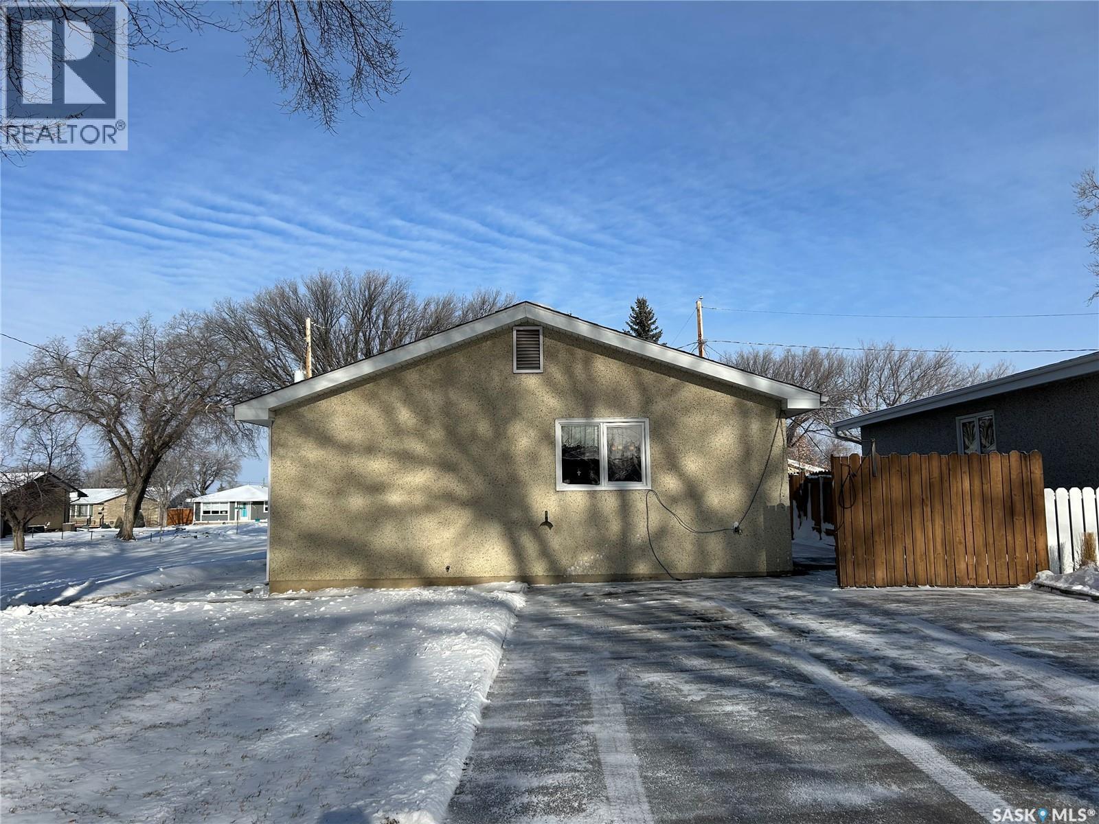 1187 Currie Crescent, Moose Jaw, Saskatchewan  S6H 5M9 - Photo 3 - SK027353