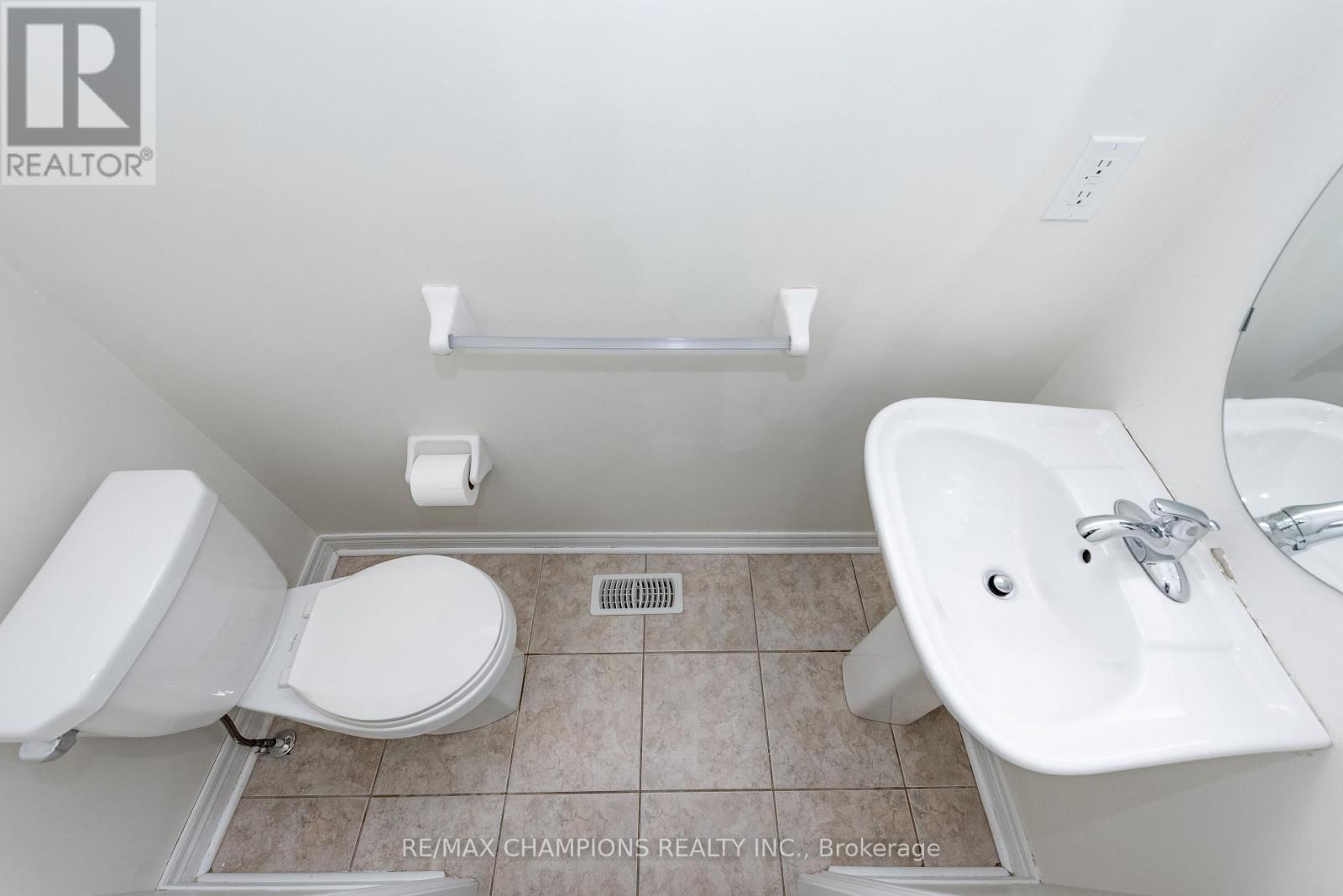 64 Pennycross Crescent, Brampton, Ontario  L7A 4M1 - Photo 18 - W12726106