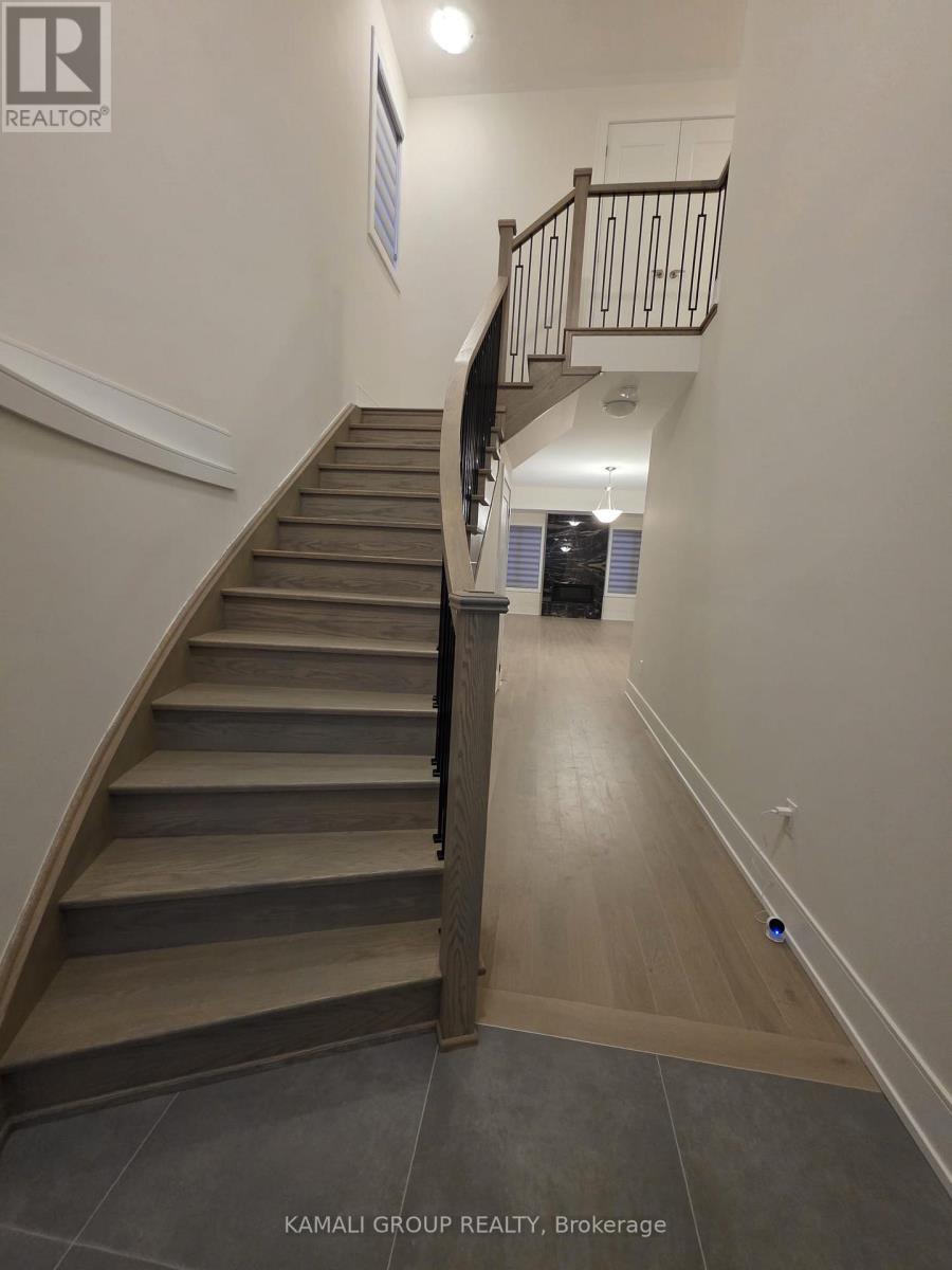 52 Hitching Post, Georgina, Ontario  L4P 0S7 - Photo 3 - N12726610