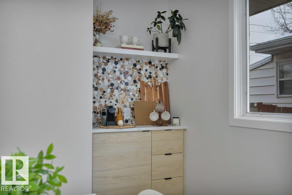 10239 50 St Nw, Edmonton, Alberta  T6A 2C2 - Photo 11 - E4471013