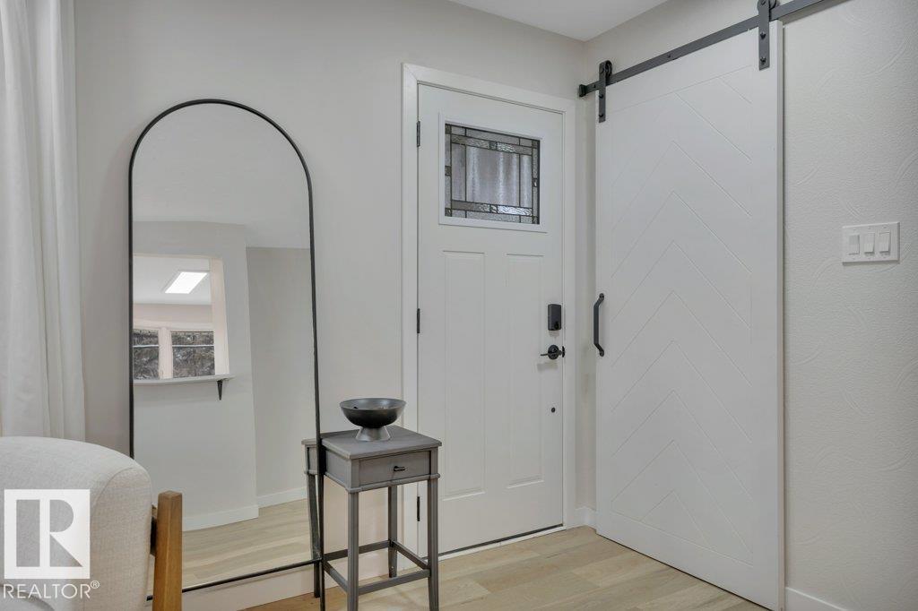 10239 50 St Nw, Edmonton, Alberta  T6A 2C2 - Photo 4 - E4471013