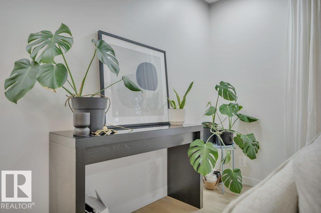 10239 50 St Nw, Edmonton, Alberta  T6A 2C2 - Photo 9 - E4471013