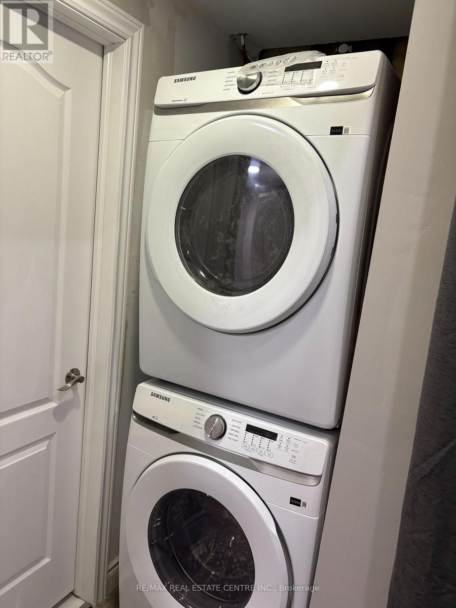 3949 Tacc(Basement) Drive, Mississauga, Ontario  L5M 6L2 - Photo 9 - W12695164