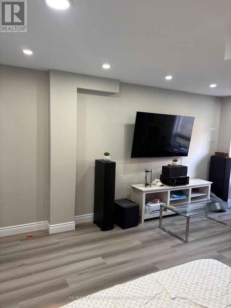 3949 Tacc(Basement) Drive, Mississauga, Ontario  L5M 6L2 - Photo 7 - W12695164