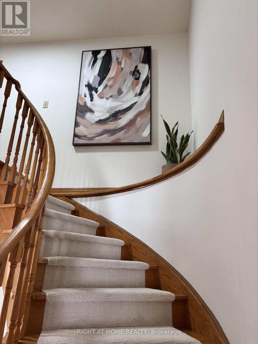 51 Burnt Bark Drive, Toronto, Ontario  M1V 3J6 - Photo 9 - E12708064