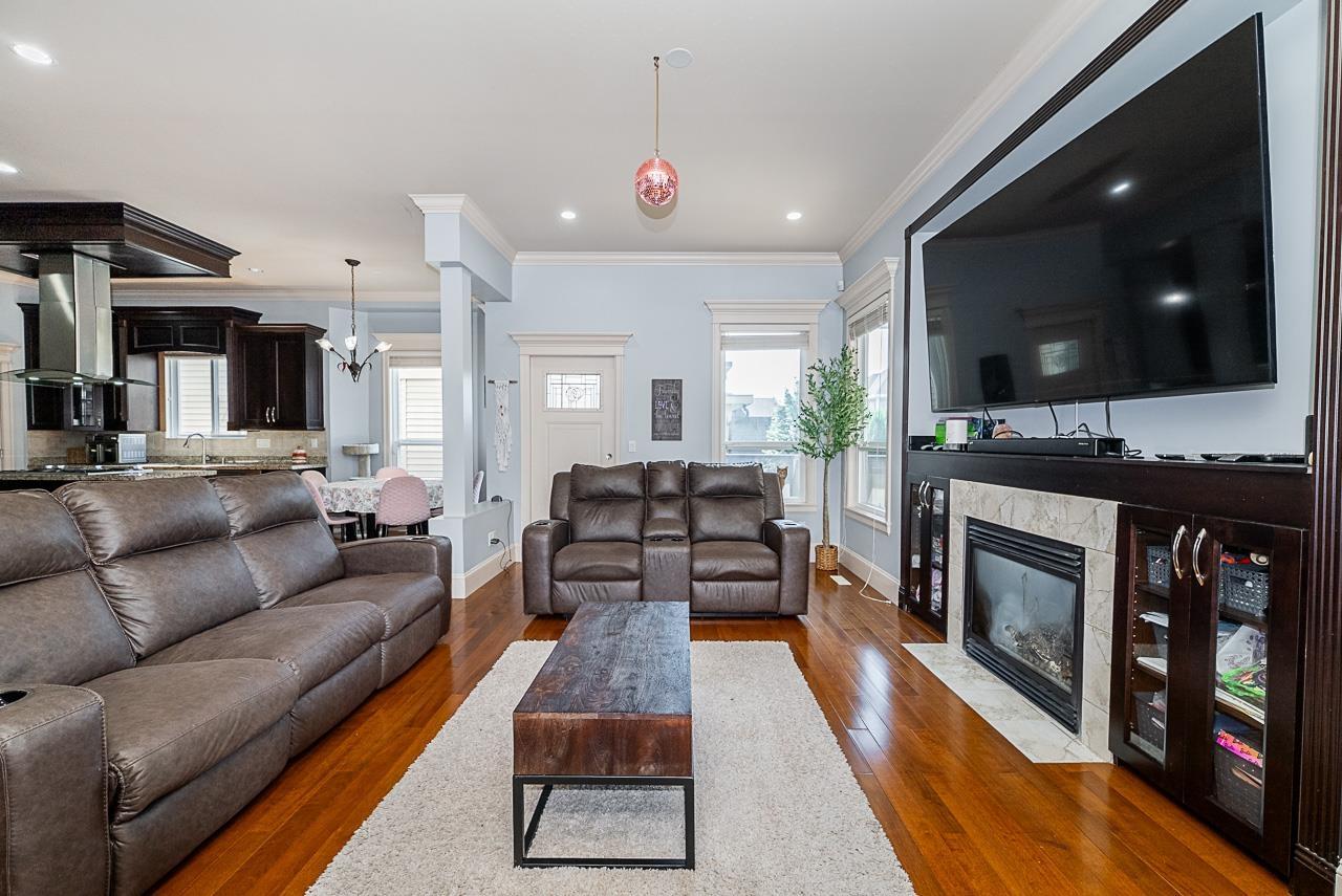 18938 54a Avenue, Surrey, British Columbia  V3S 6R4 - Photo 6 - R3081447