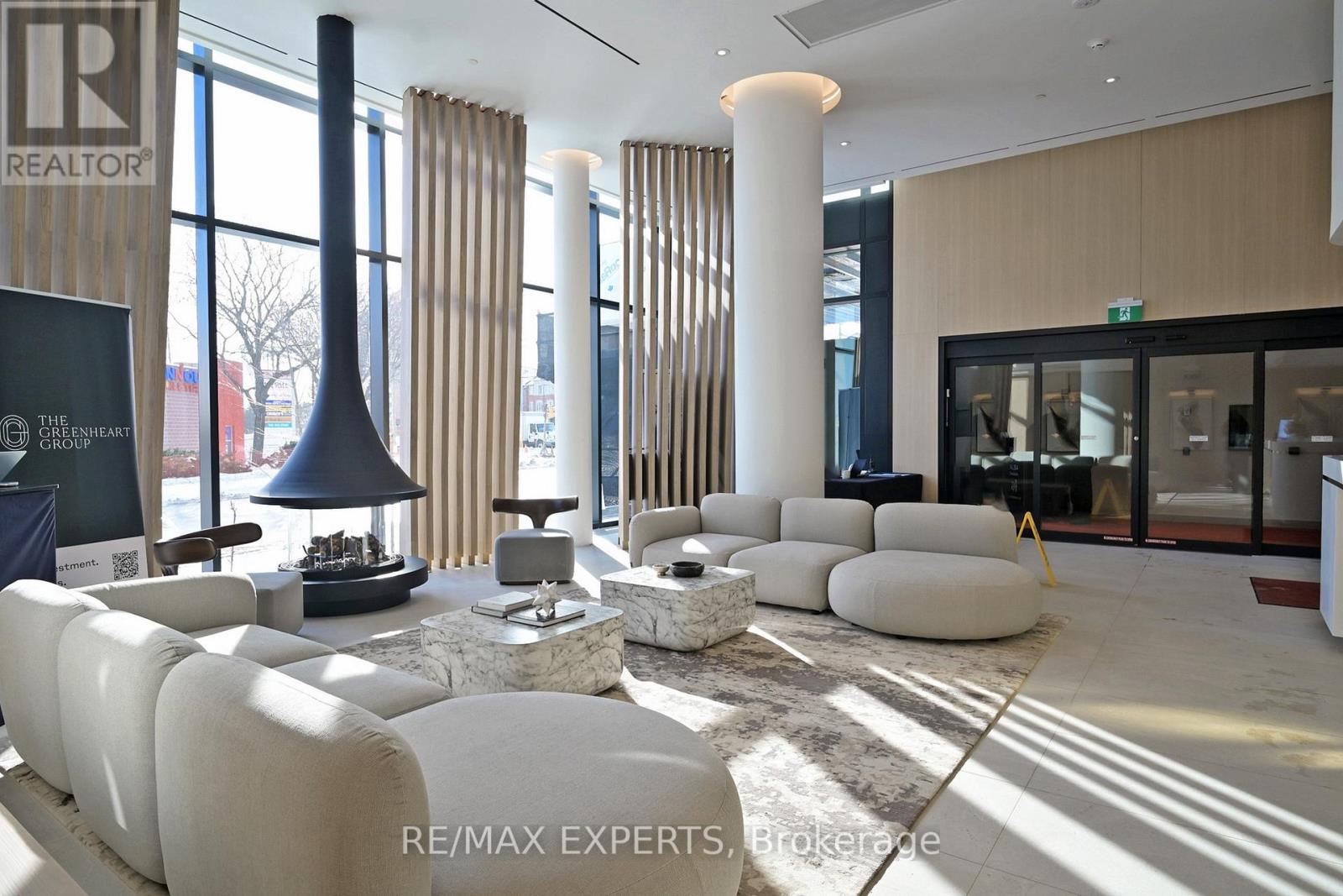 810 - 1 Fairview Road E, Mississauga, Ontario  L5A 4C6 - Photo 4 - W12726778