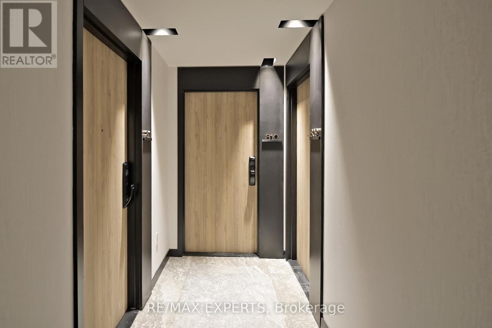 810 - 1 Fairview Road E, Mississauga, Ontario  L5A 4C6 - Photo 17 - W12726778