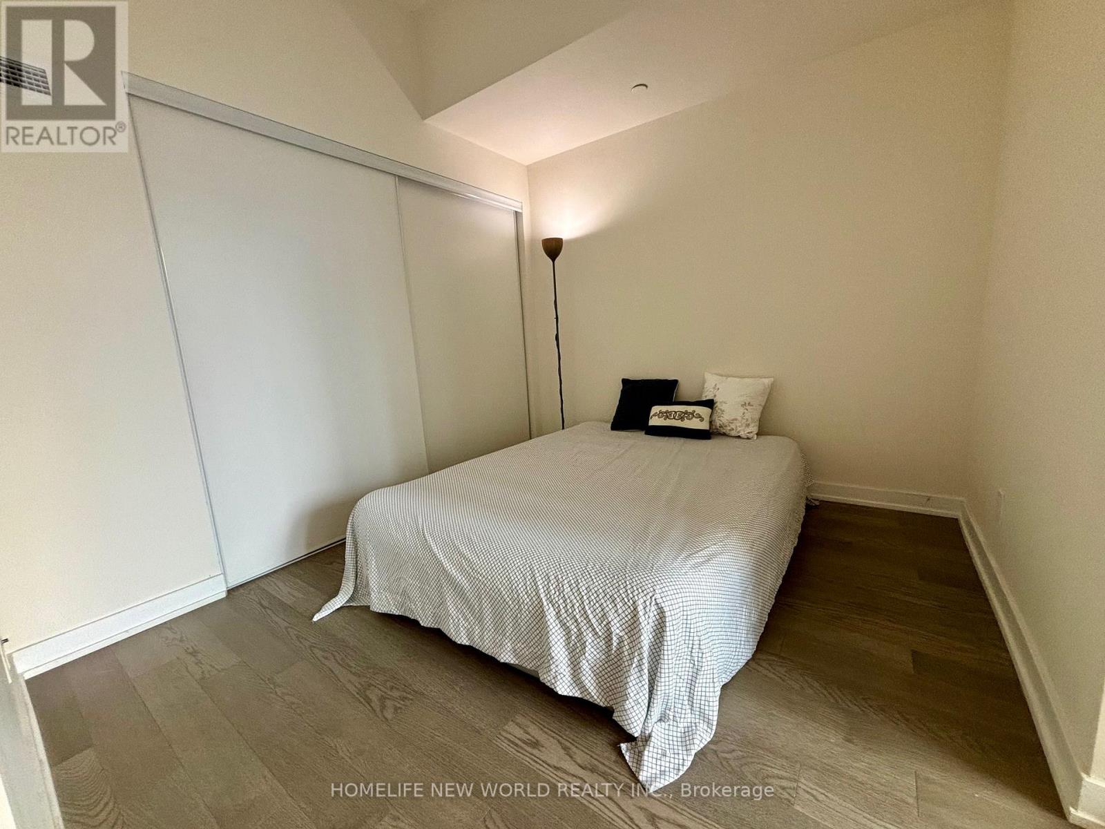 1403 - 17 Dundonald Street, Toronto, Ontario  M4Y 1K3 - Photo 2 - C12727646