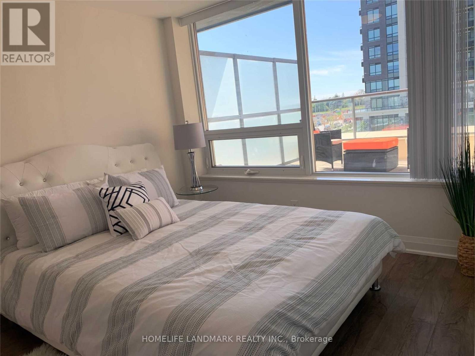 330 - 18 Uptown Drive, Markham, Ontario  L3R 5M5 - Photo 8 - N12727632