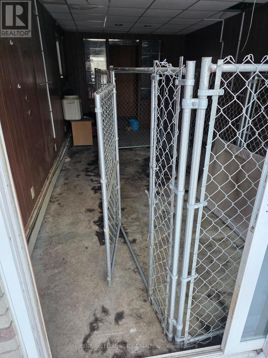 1097 Pharmacy Avenue, Toronto, Ontario  M1R 2H2 - Photo 5 - E12607820