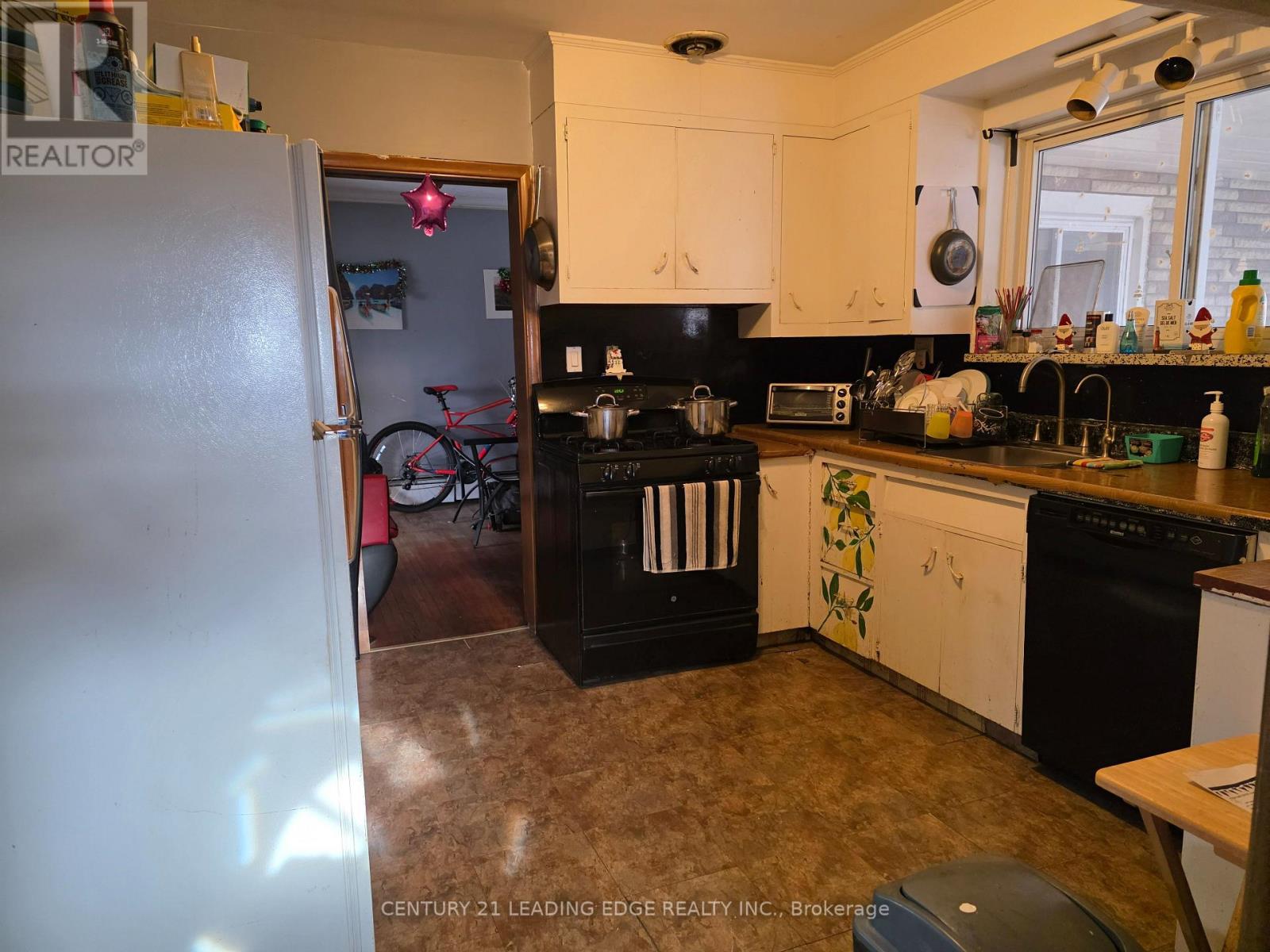 1097 Pharmacy Avenue, Toronto, Ontario  M1R 2H2 - Photo 6 - E12607820