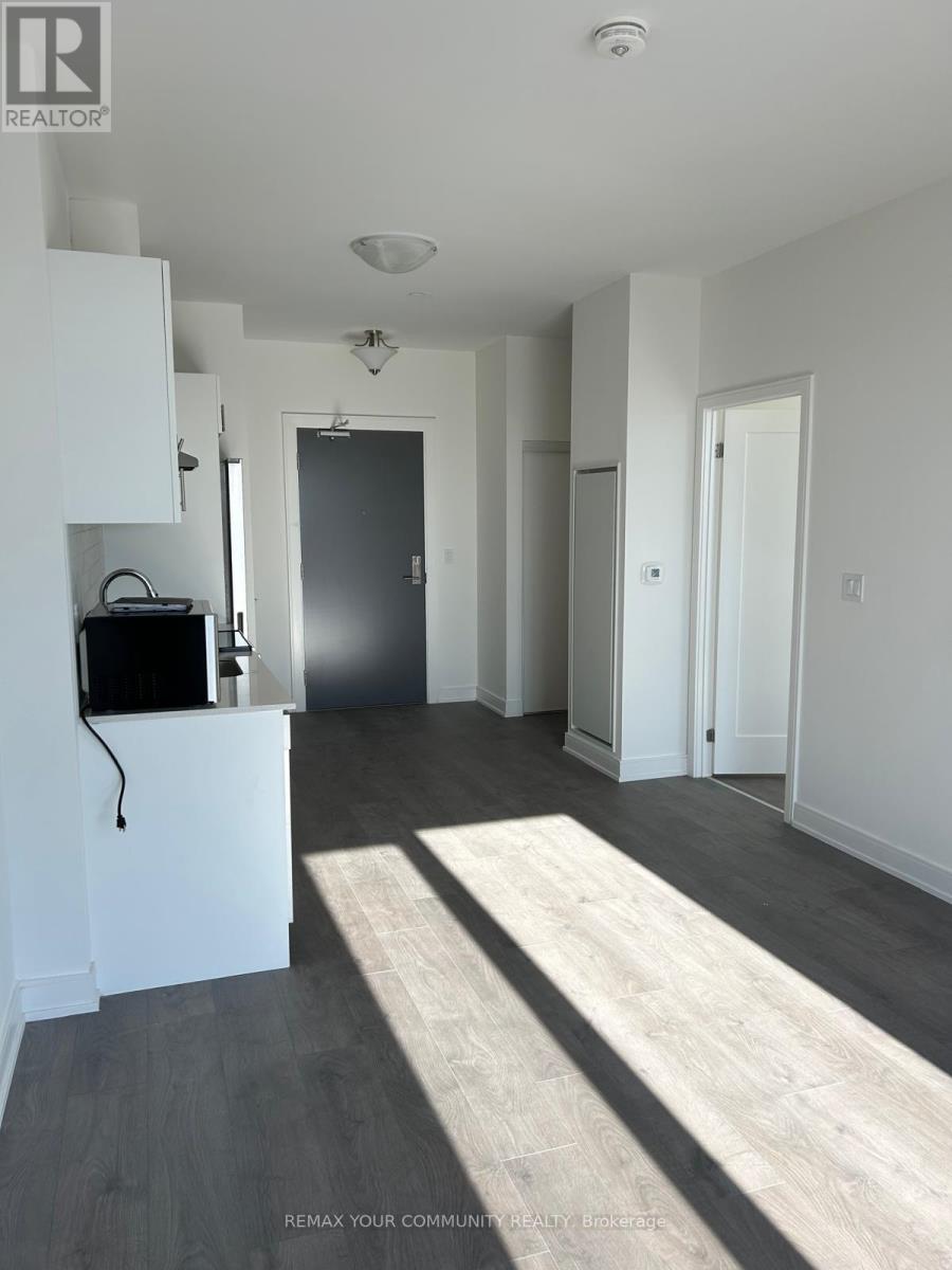 B1407 - 715 Davis Drive, Newmarket, Ontario  L3Y 0J2 - Photo 4 - N12726440