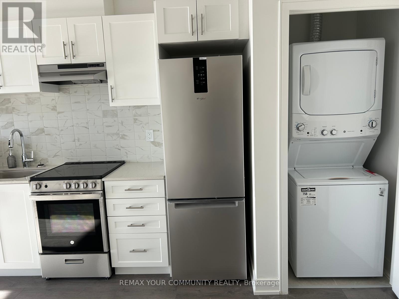 B1407 - 715 Davis Drive, Newmarket, Ontario  L3Y 0J2 - Photo 9 - N12726440