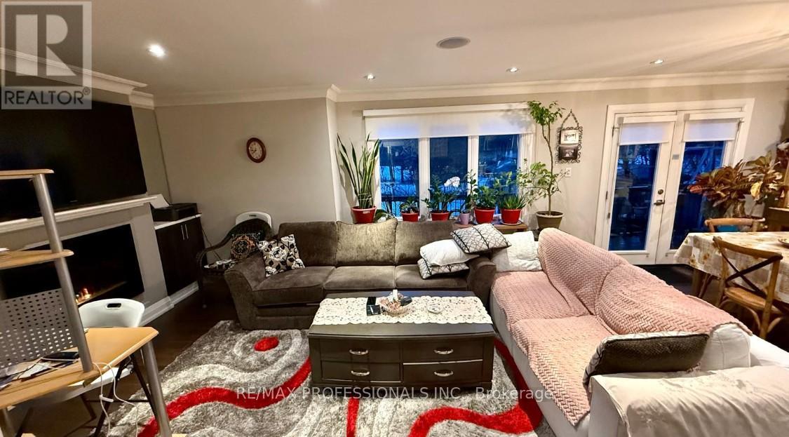 58 RUTLEDGE ROAD, Mississauga, Ontario