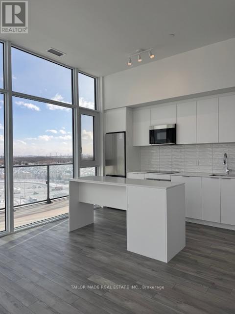 902 - 15 Skyridge Drive, Brampton, Ontario  L6P 4S3 - Photo 2 - W12727634